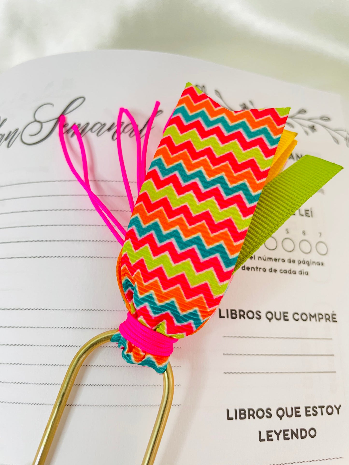 Jumbo Paper Clips