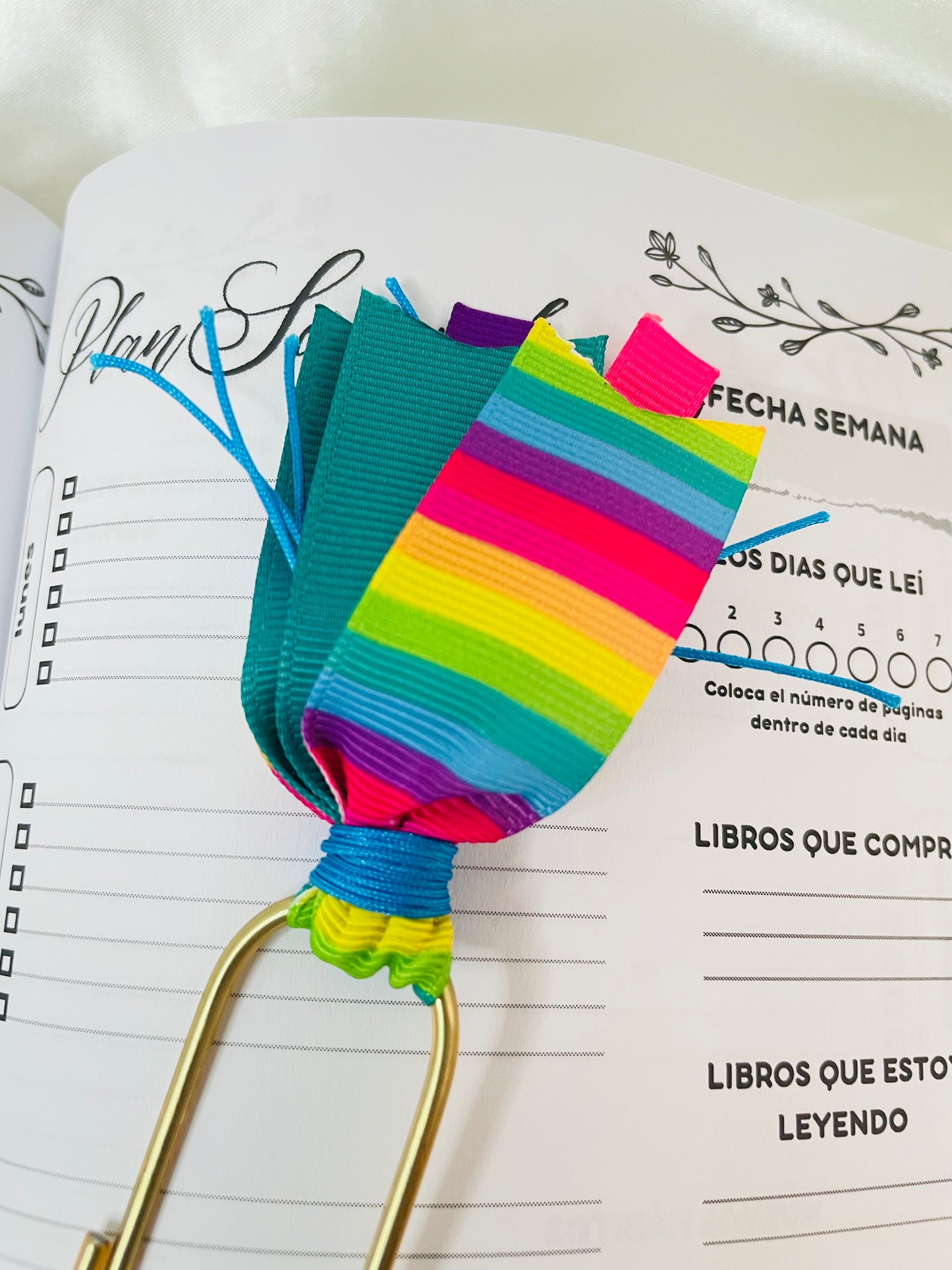 Jumbo Paper Clips