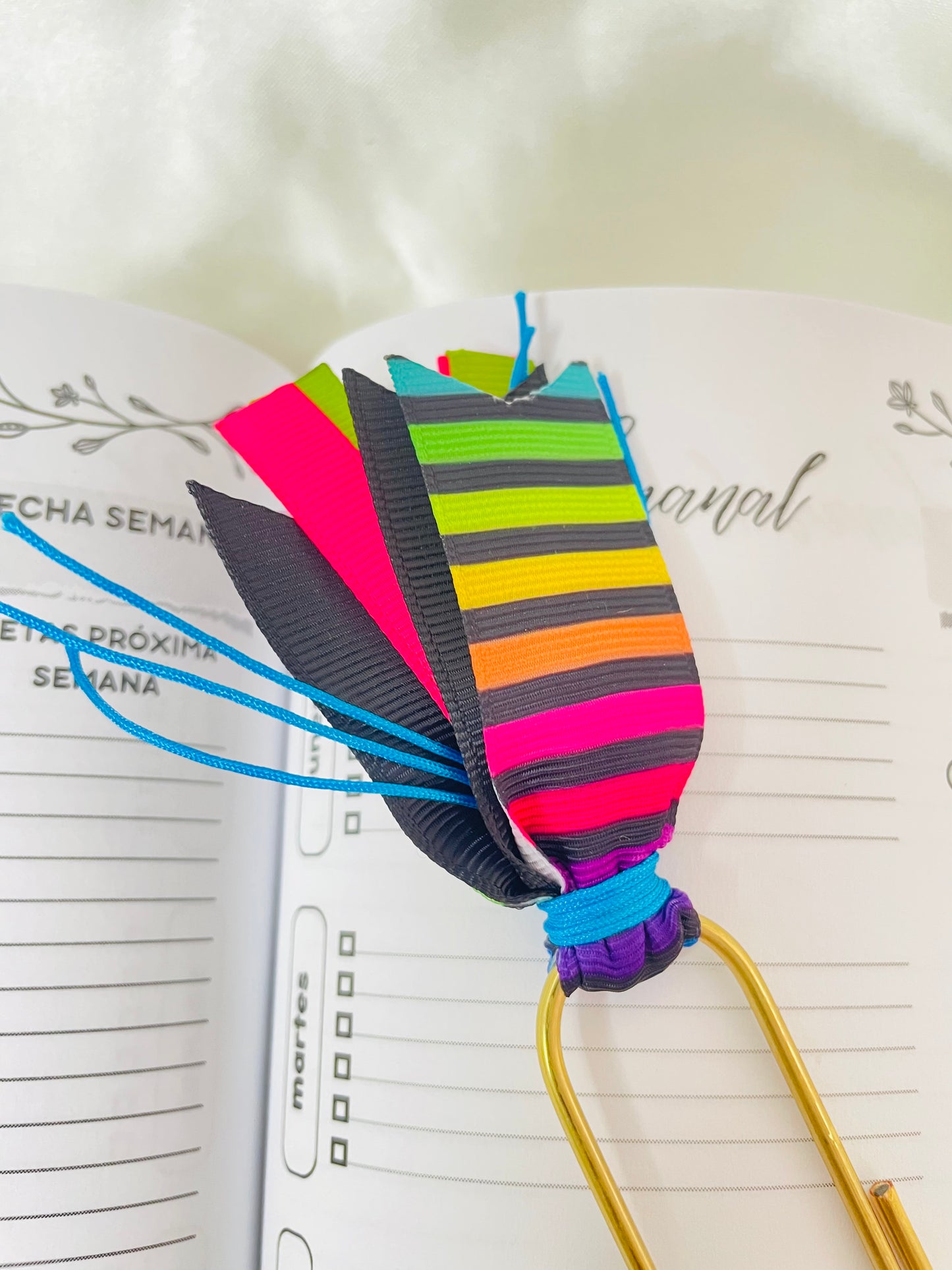 Jumbo Paper Clips