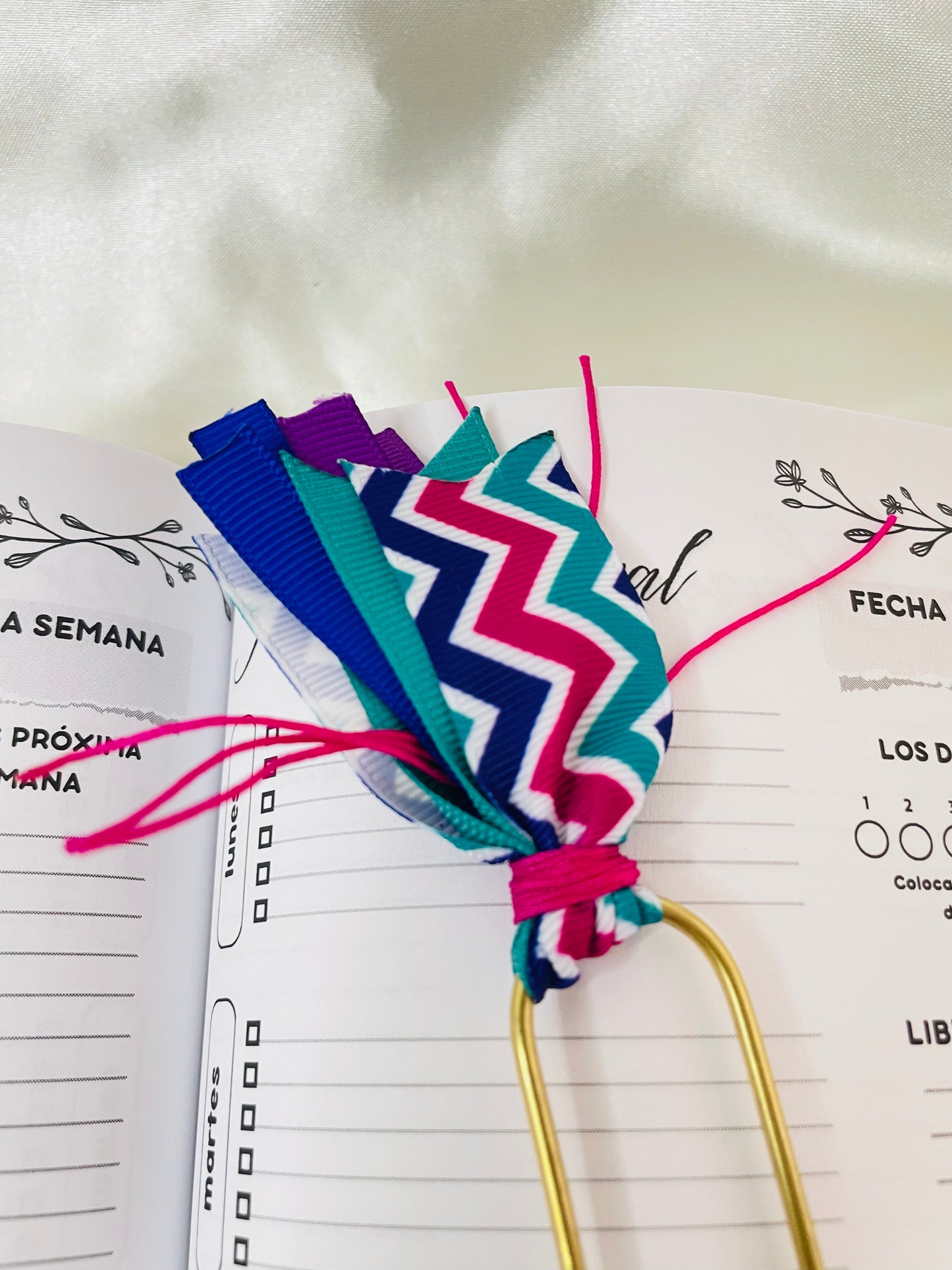Jumbo Paper Clips