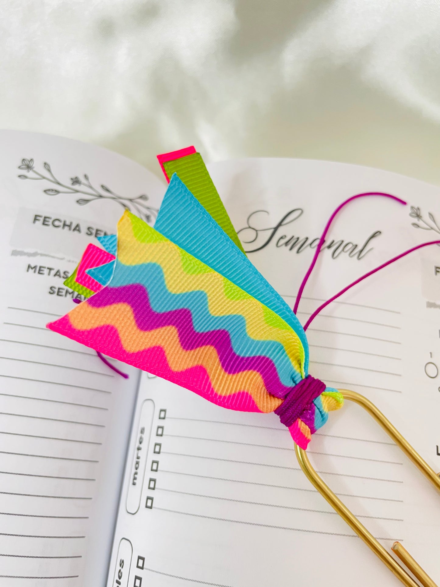 Jumbo Paper Clips