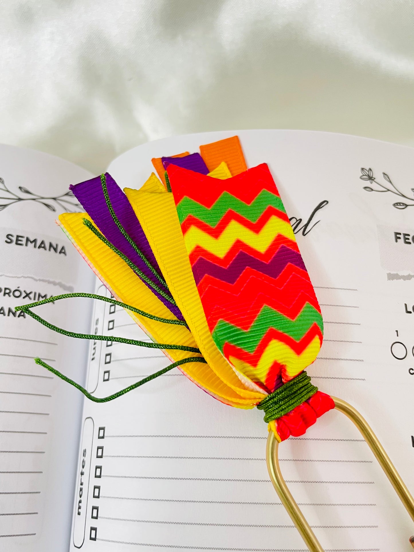 Jumbo Paper Clips