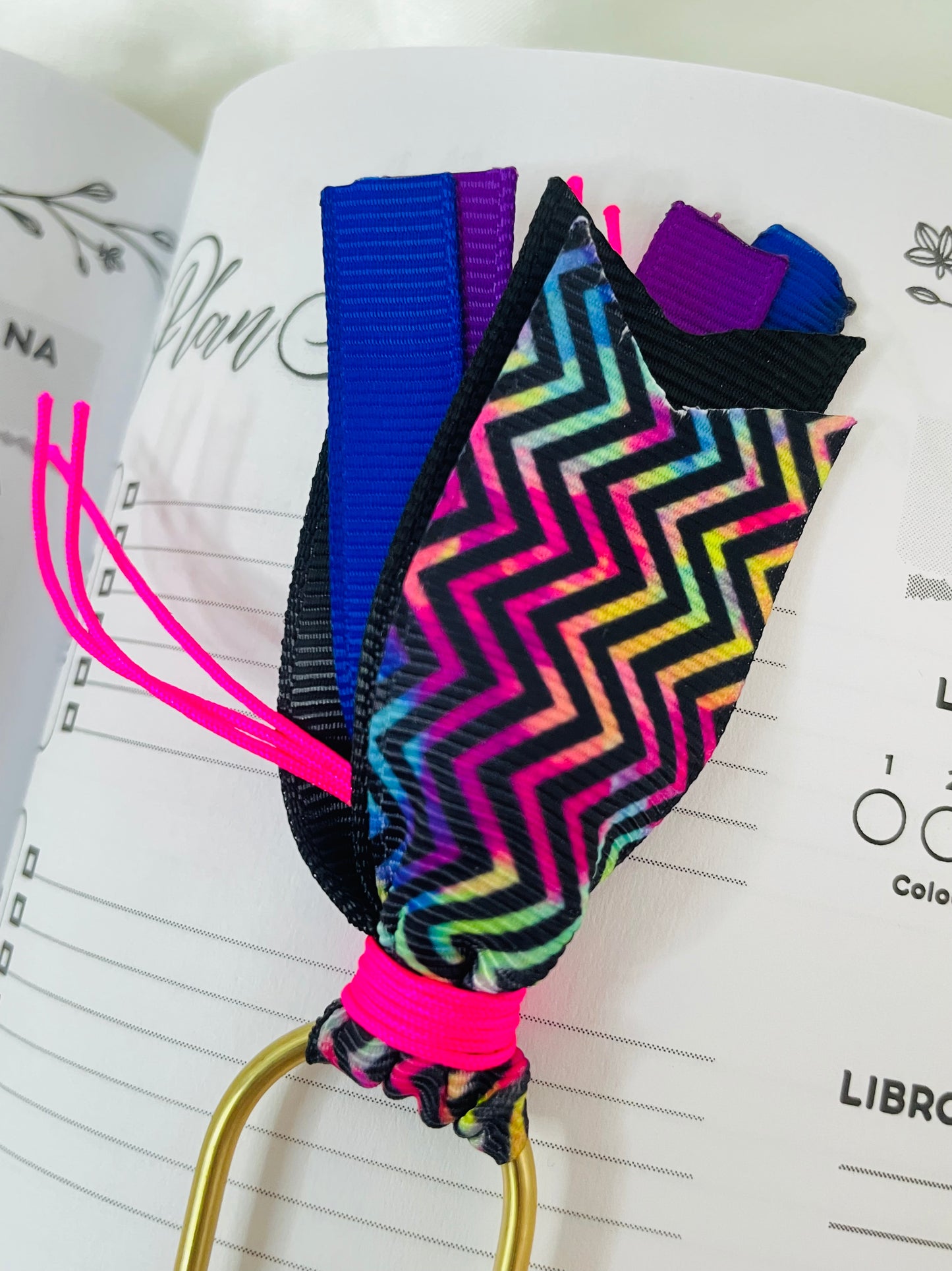 Jumbo Paper Clips