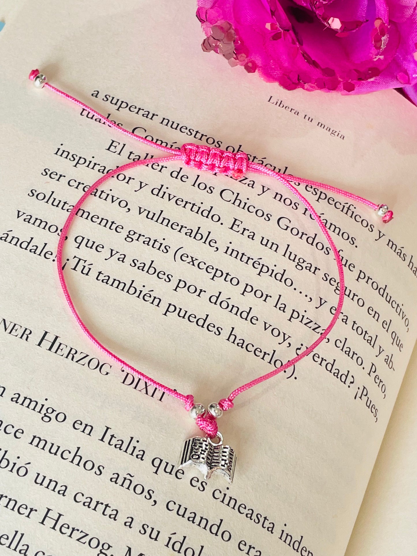 Pulsera Ajustable con Libro