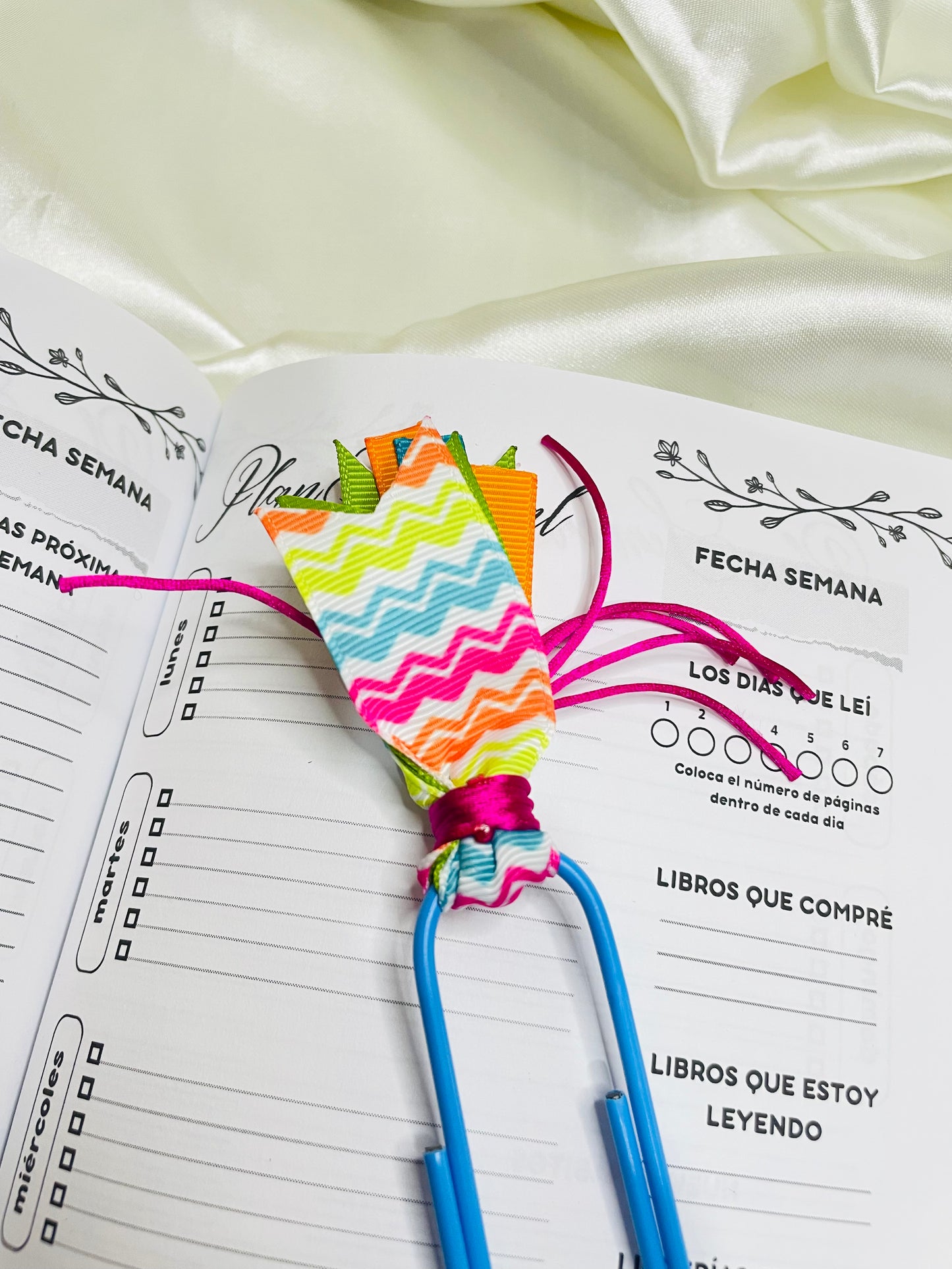 Jumbo Paper Clips