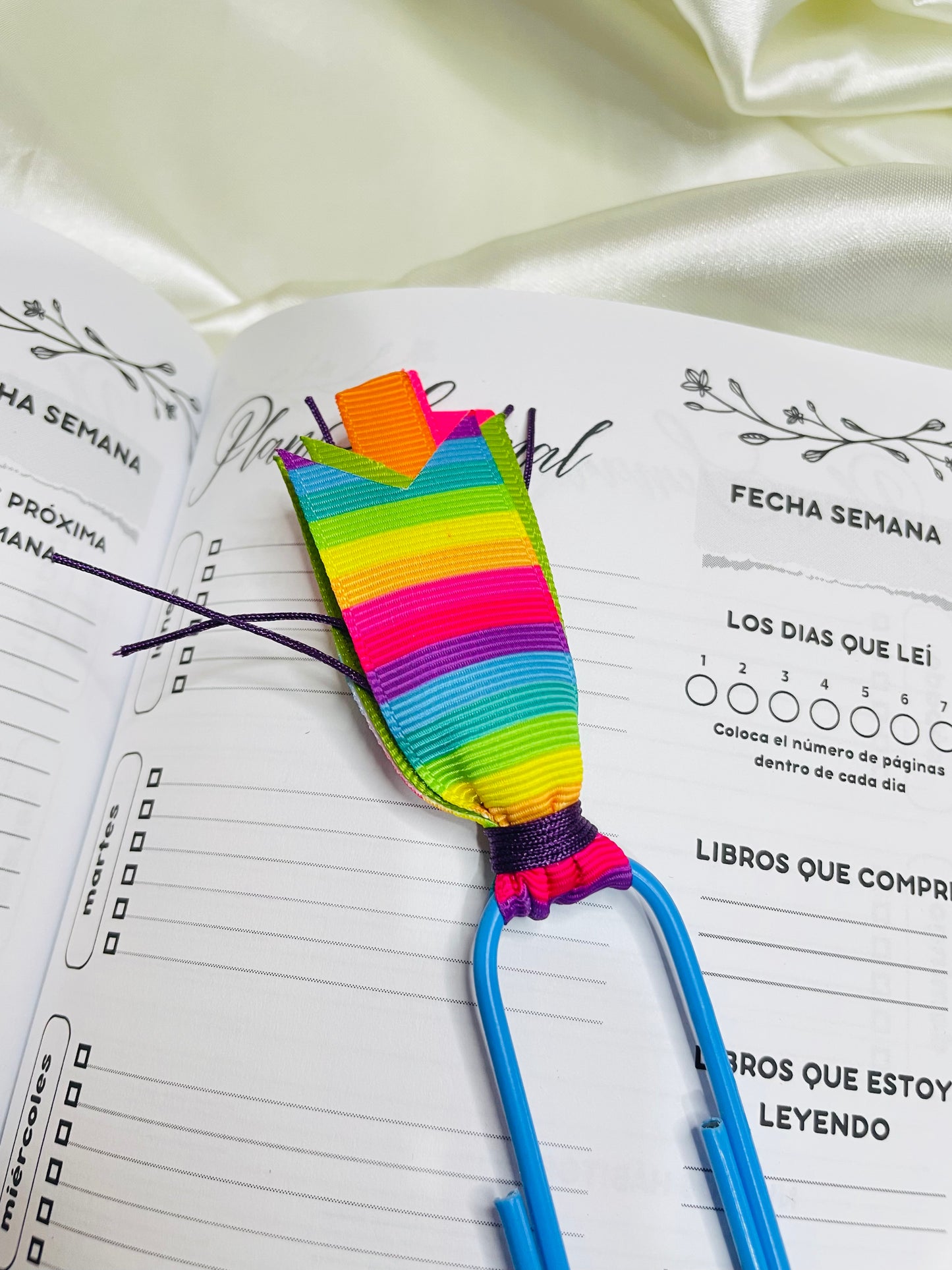 Jumbo Paper Clips