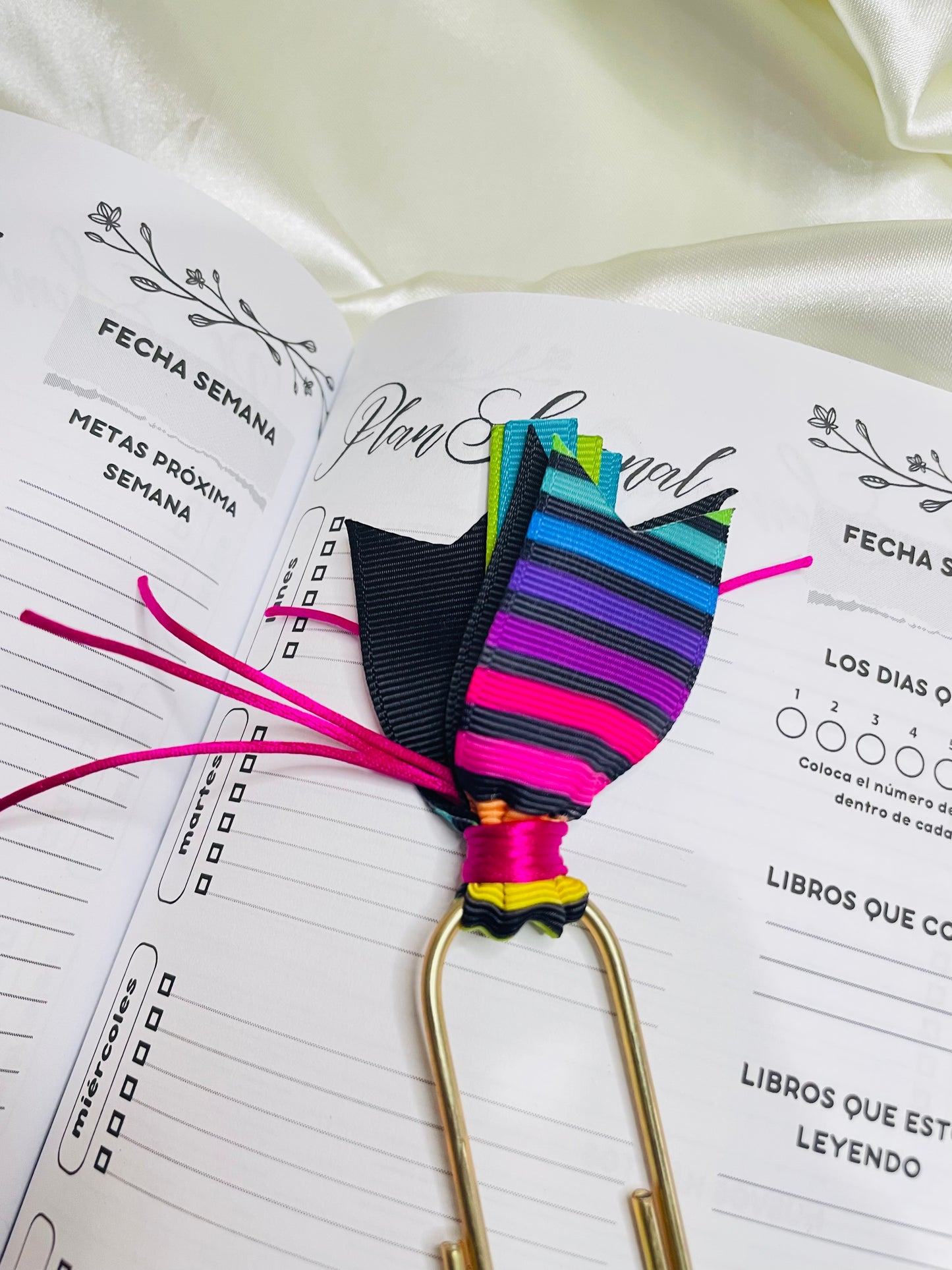Jumbo Paper Clips