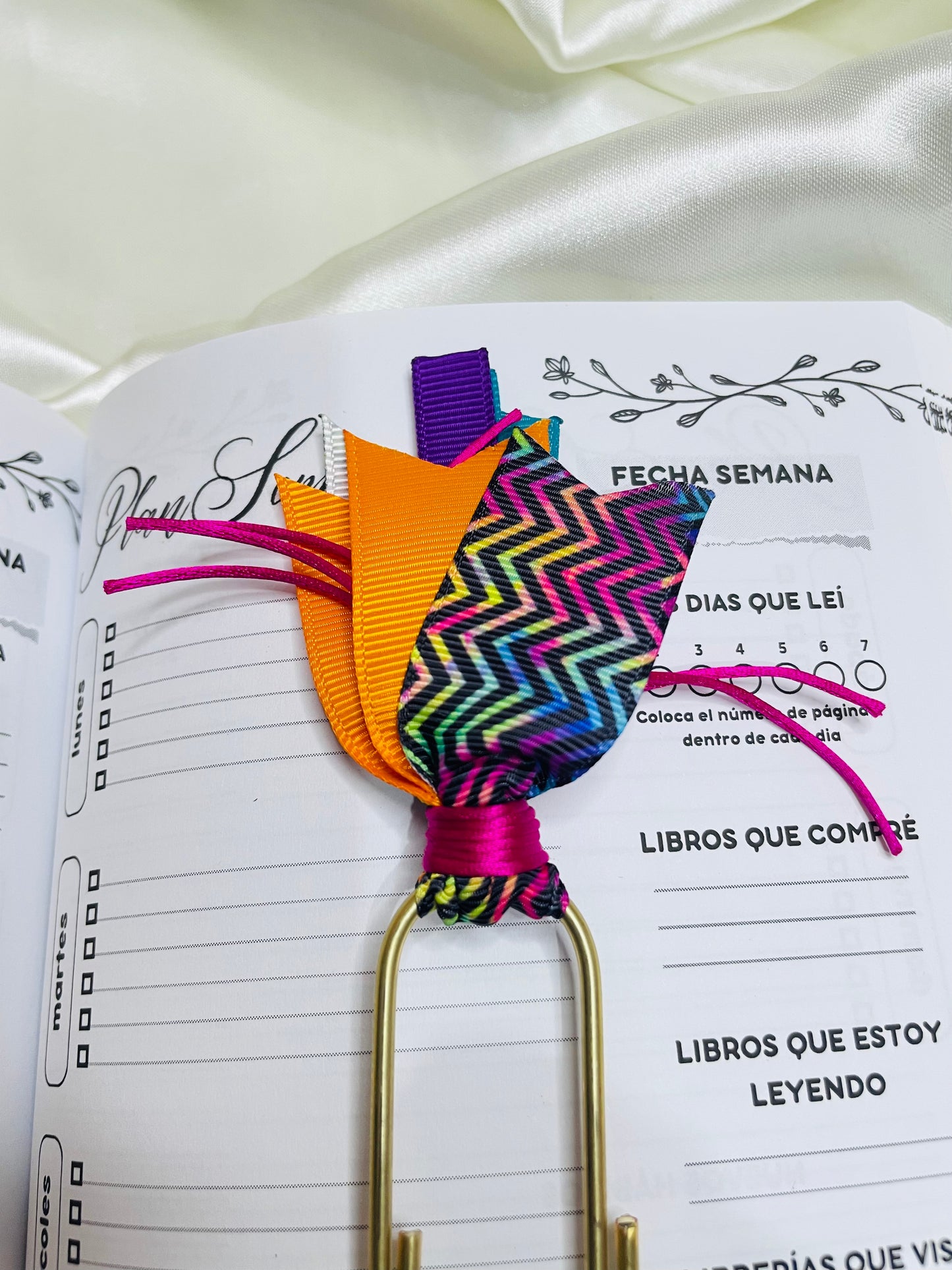 Jumbo Paper Clips