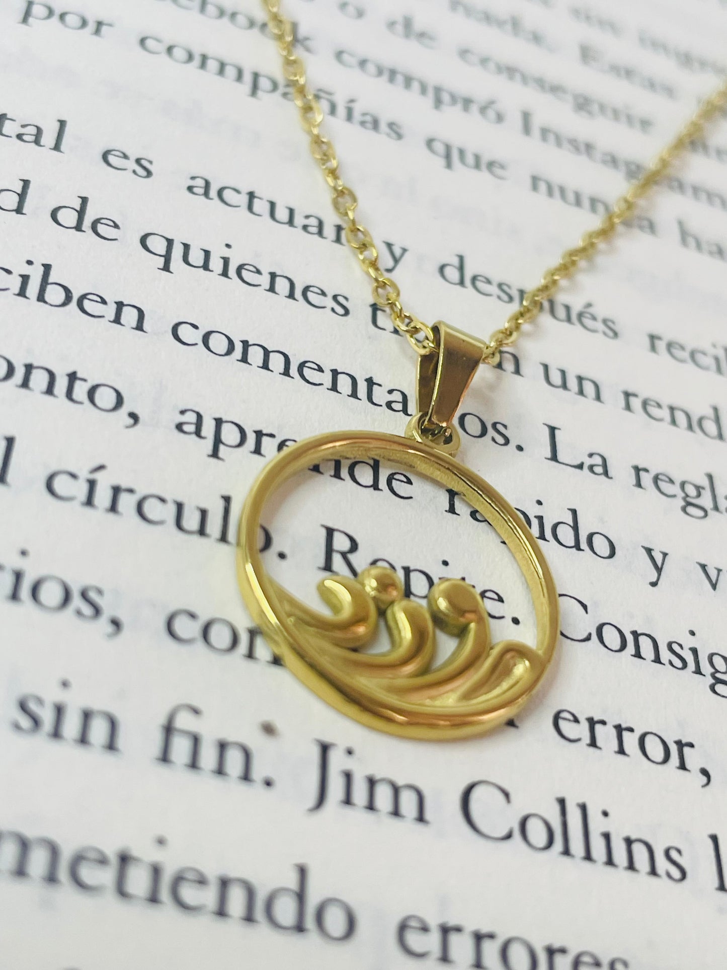 Collar con Diseño de Olas Stainless Steal