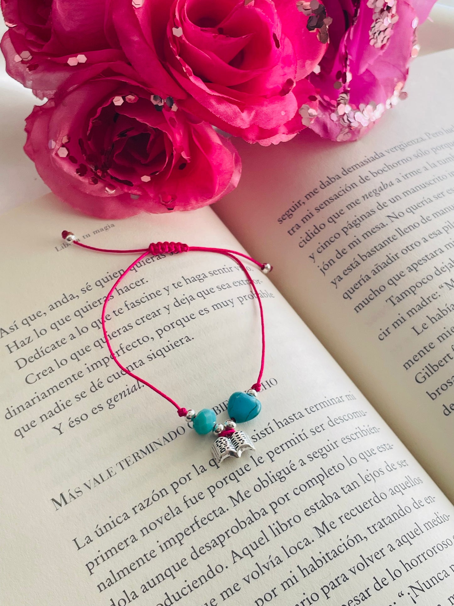 Pulsera Ajustable con Libro Edición San Valentin