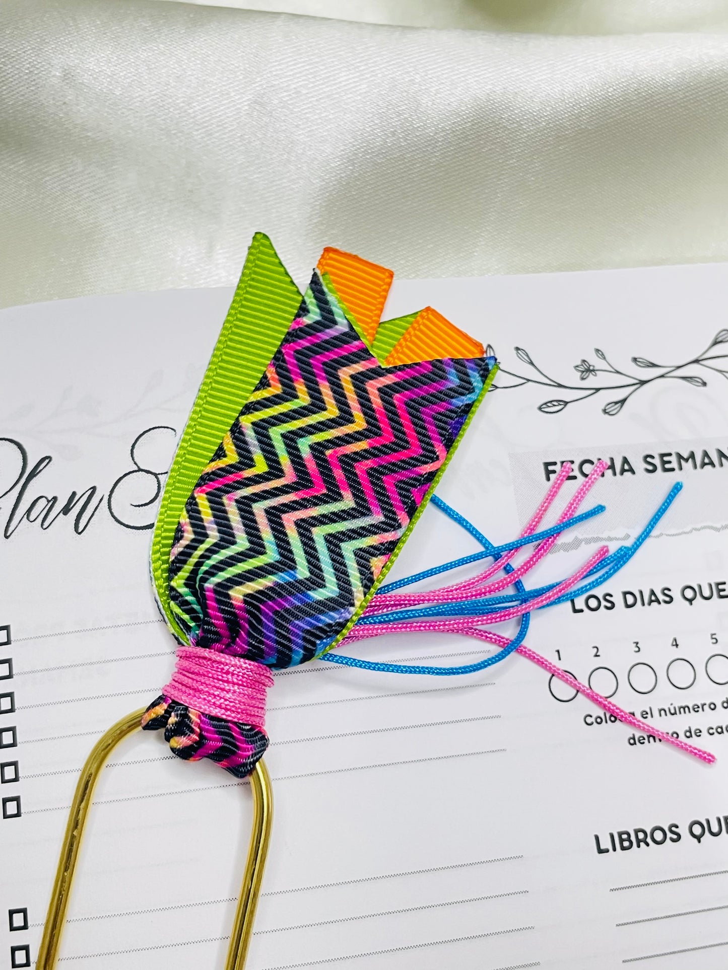 Jumbo Paper Clips