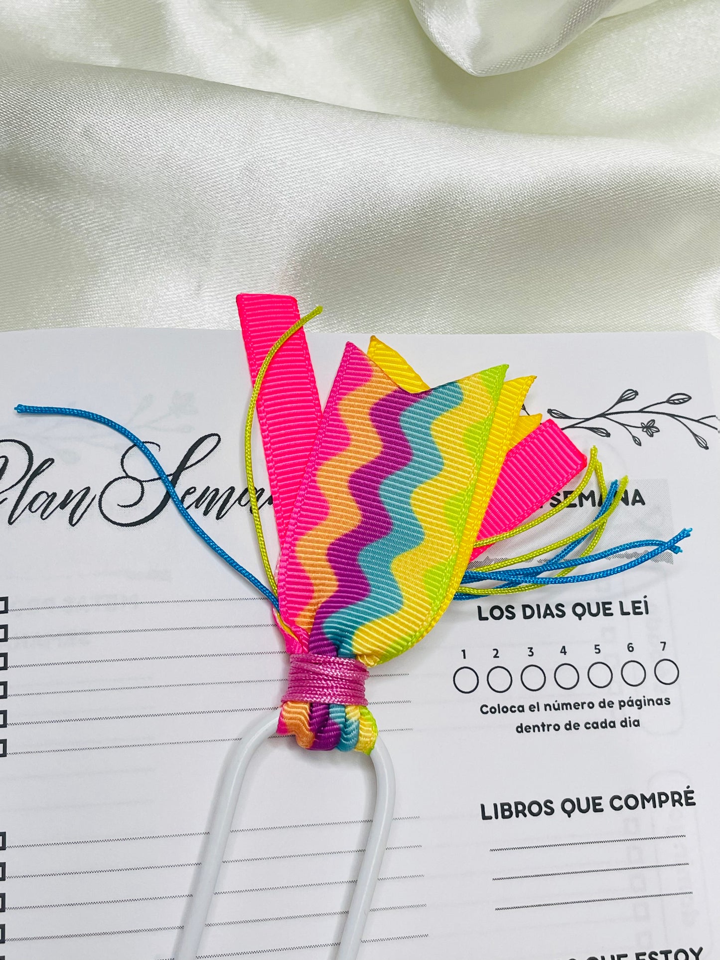 Jumbo Paper Clips