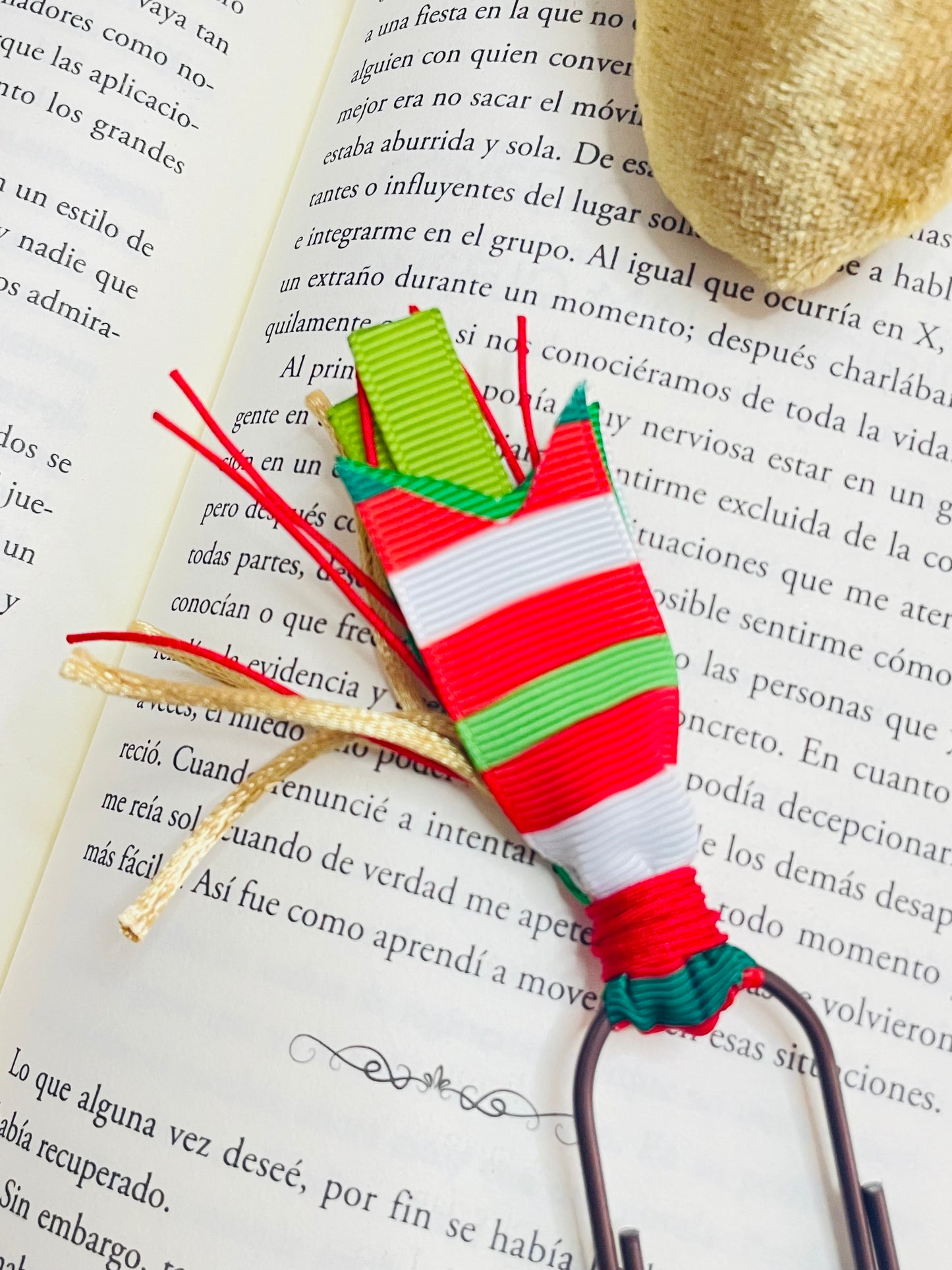 Christmas Jumbo Paper Clips