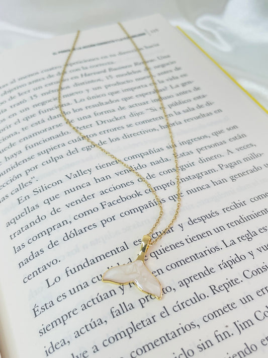 Collar con Colgante de Cola de Ballena Stainless Steal